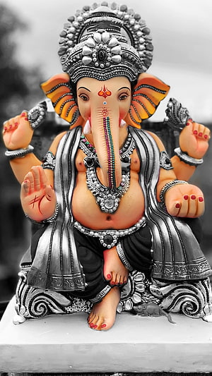 Lord Ganesha Silver Ornament Statue with Selective Color and Black and White Background HD phone wallpaper