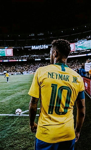 Neymar Jr in Brazil National Team Jersey Standing on Soccer Pitch at MetLife Stadium HD phone wallpaper
