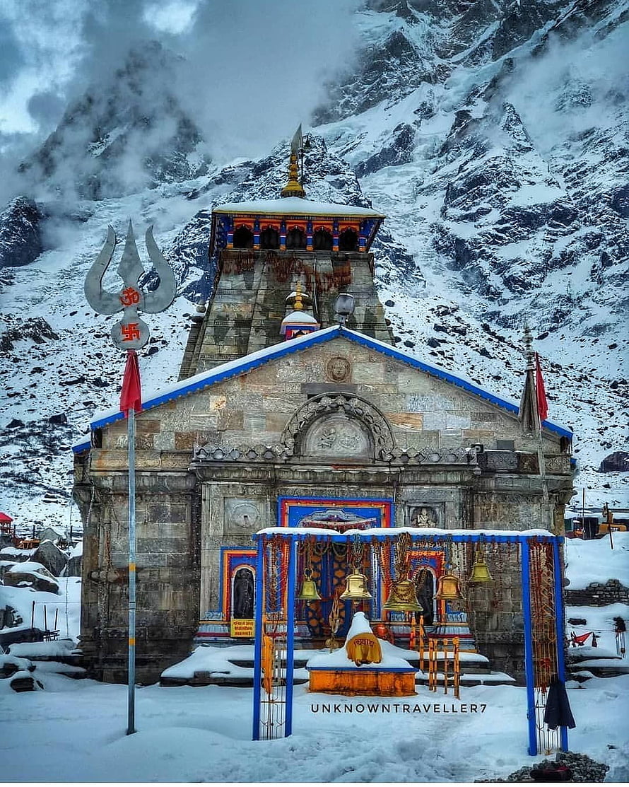 Keदारनाथ Temple in Snowy Himalayas with Trishul and Bells HD phone wallpaper