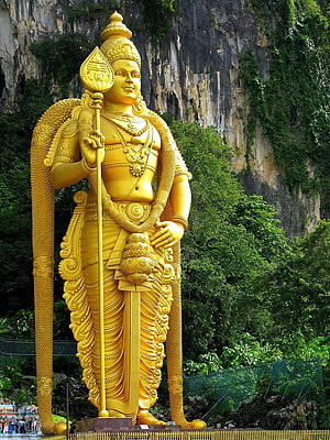 Giant Golden Lord Murugan Statue at Batu Caves Temple in Malaysia HD phone wallpaper