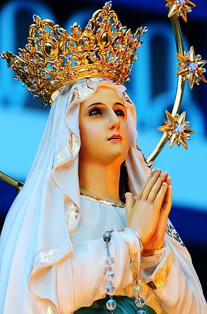 Ornate Virgin Mary Statue With Golden Crown And Halo HD phone wallpaper