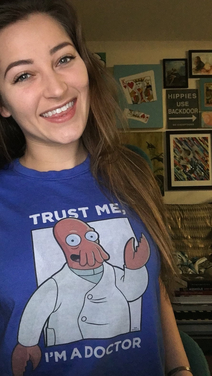 Dani Daniels Wearing Blue Trust Me I'm A Doctor Squidward T-Shirt HD phone wallpaper