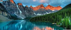 Sunset Reflections on Moraine Lake in Banff National Park Canada HD wallpaper