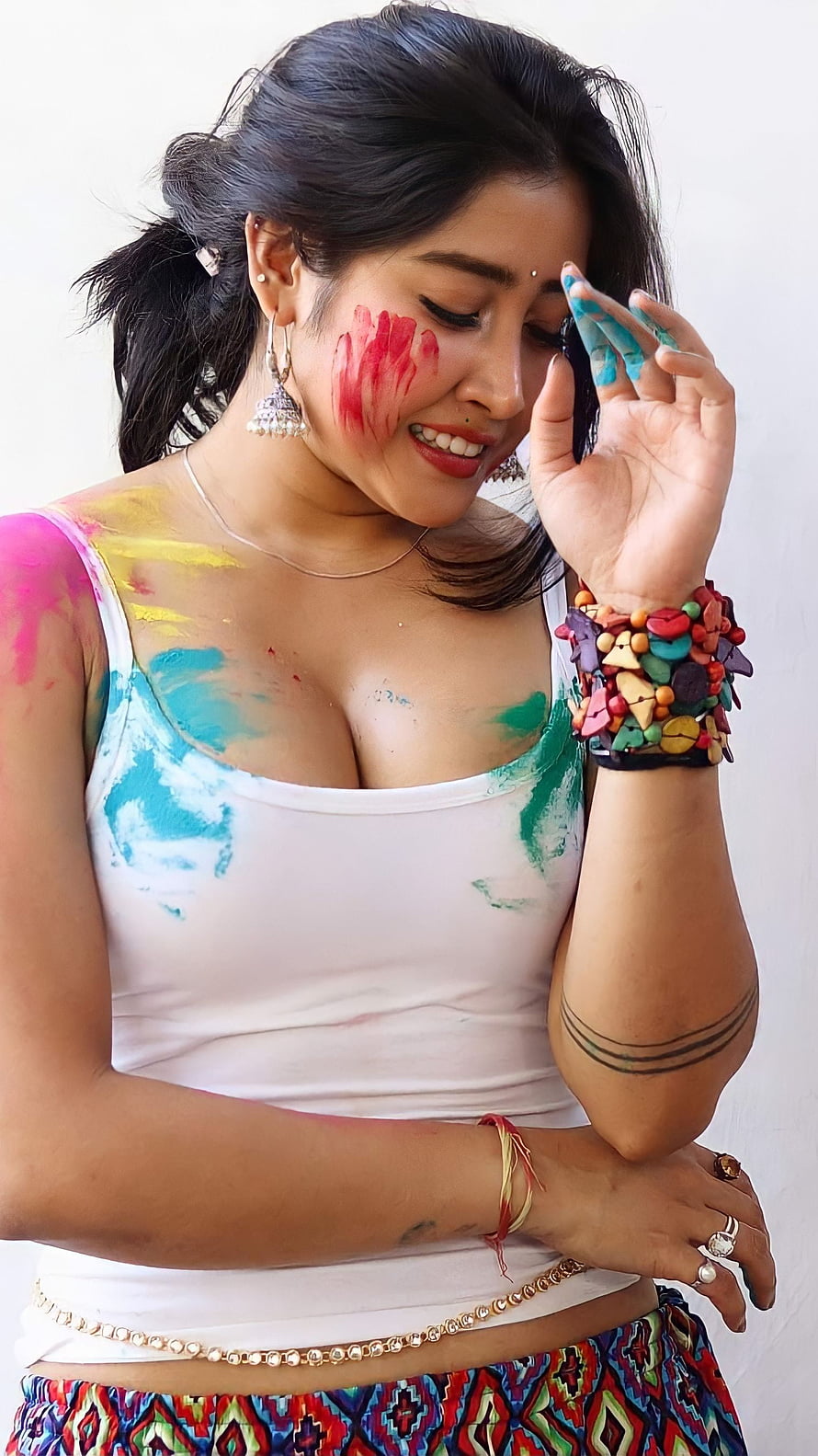 Sofia Ansari Celebrating Holi Festival With Vibrant Colored Powder HD phone wallpaper
