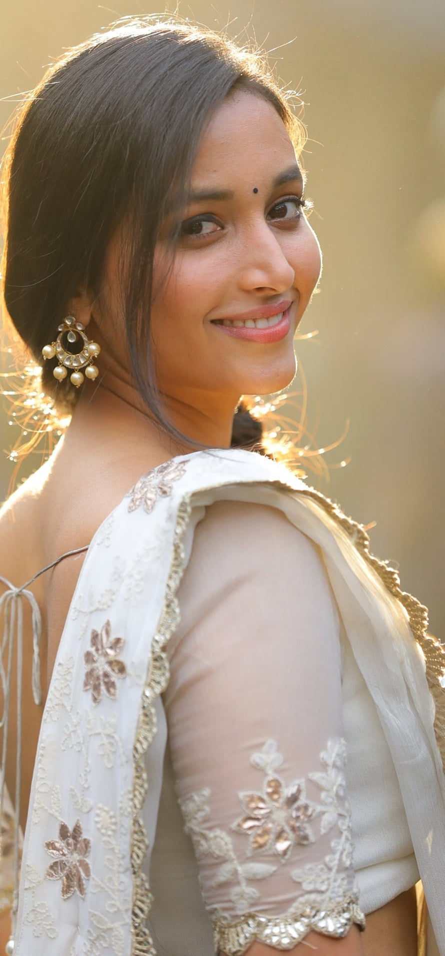Srinidhi Shetty in Elegant White Embroidered Outfit with Gold Jewelry HD phone wallpaper