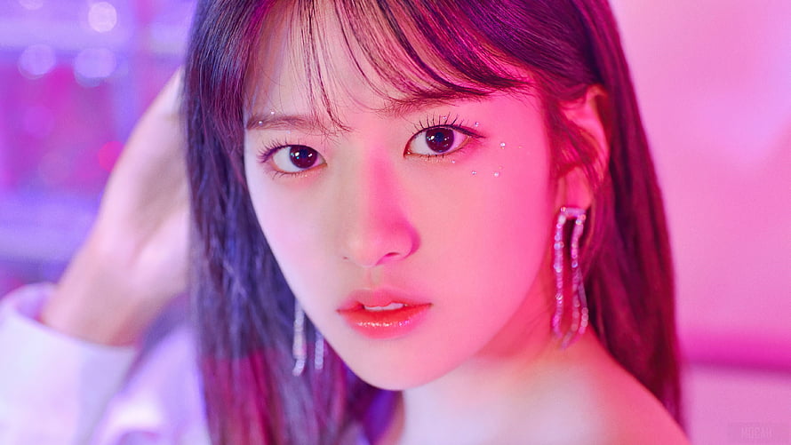 Ahn Yujin Neon Pink Portrait With Sparkling Eye Makeup And Dangling Earrings HD wallpaper