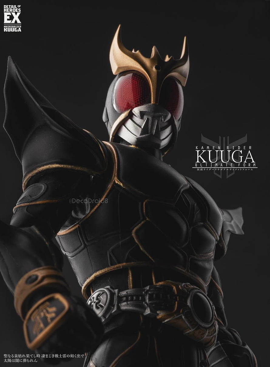 Kamen Rider Kuuga Ultimate Form Figure in Black and Gold Armor with Red Eyes HD phone wallpaper