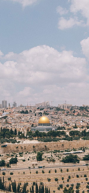 Dome of the Rock and Jerusalem Old City Skyline View from Mount of Olives HD phone wallpaper