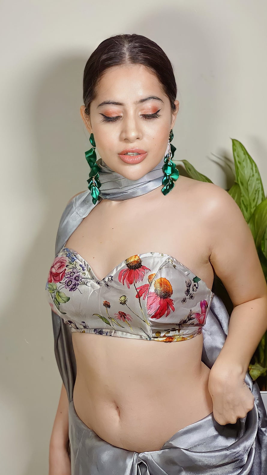 Woman in Floral Bustier Top and Silver Satin Wrap with Green Earrings, Urfi Javed, bollywood actress, navel HD phone wallpaper
