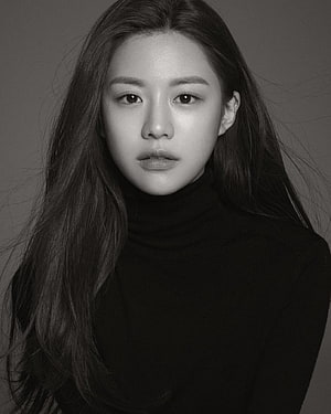 Go Yoon Jung Black and White Portrait in Turtleneck Sweater HD phone wallpaper