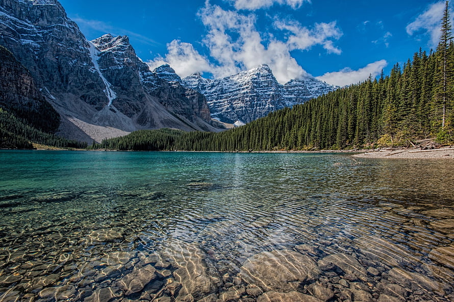 Moraine Lake in Banff National Park, Alberta, Canada, with turquoise water and snow-capped mountains HD wallpaper