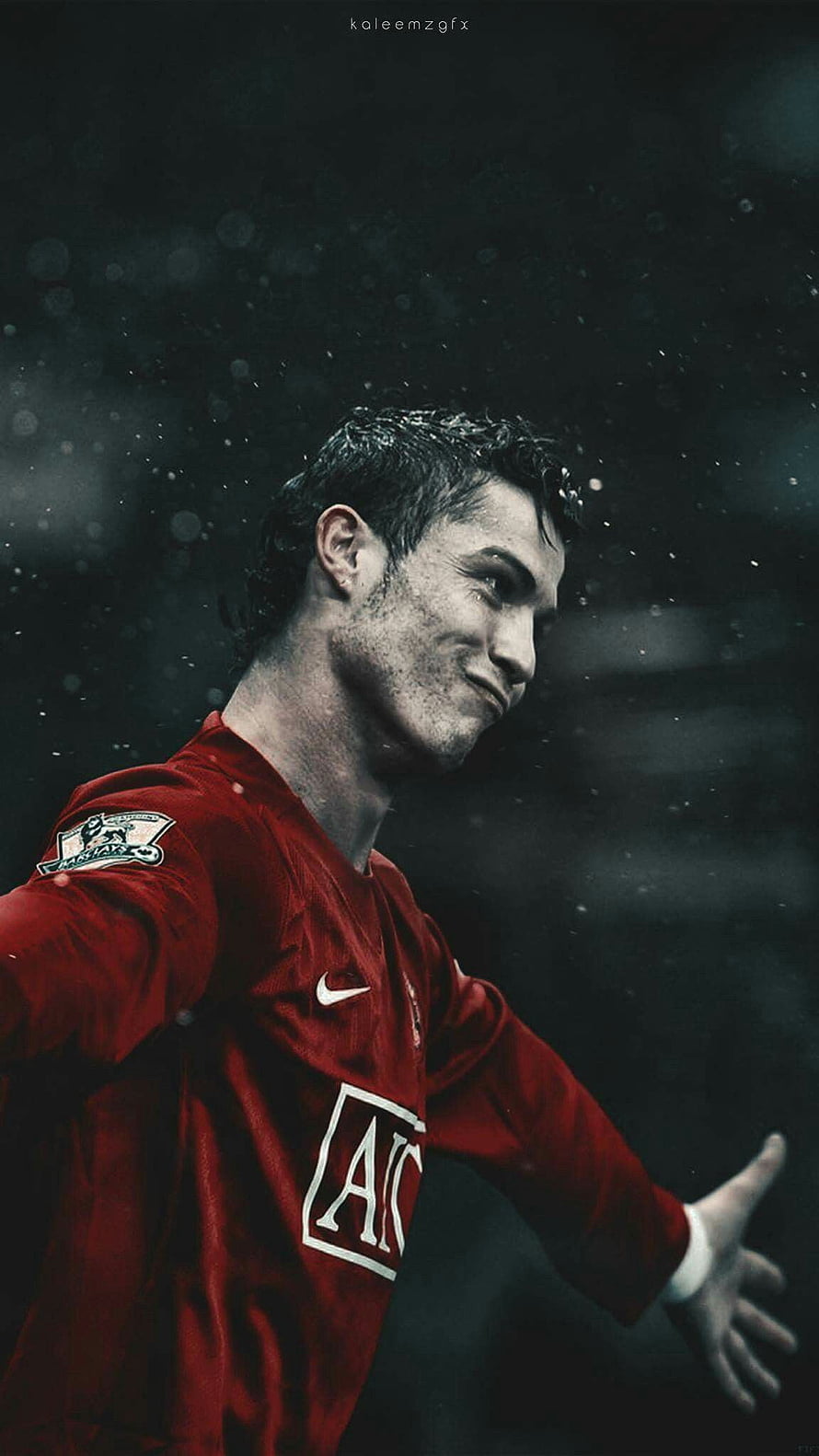 Cristiano Ronaldo in Manchester United Red Kit Celebrating in Rain, Ronaldo Manchester, Cristiano Ronaldo Manchester United HD phone wallpaper