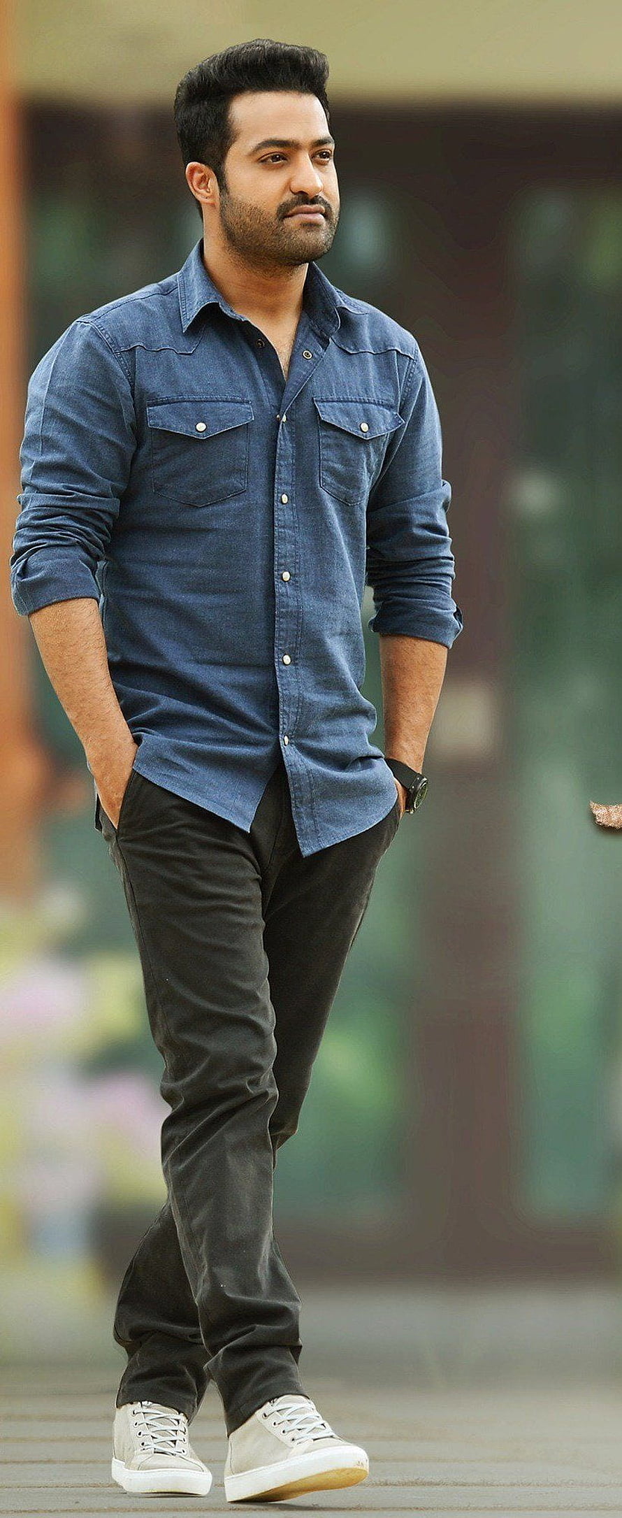Aravinda Sametha Movie Still Featuring Man in Blue Shirt and Black Trousers, Aravindha Sametha (2018), Aravinda Sametha HD phone wallpaper
