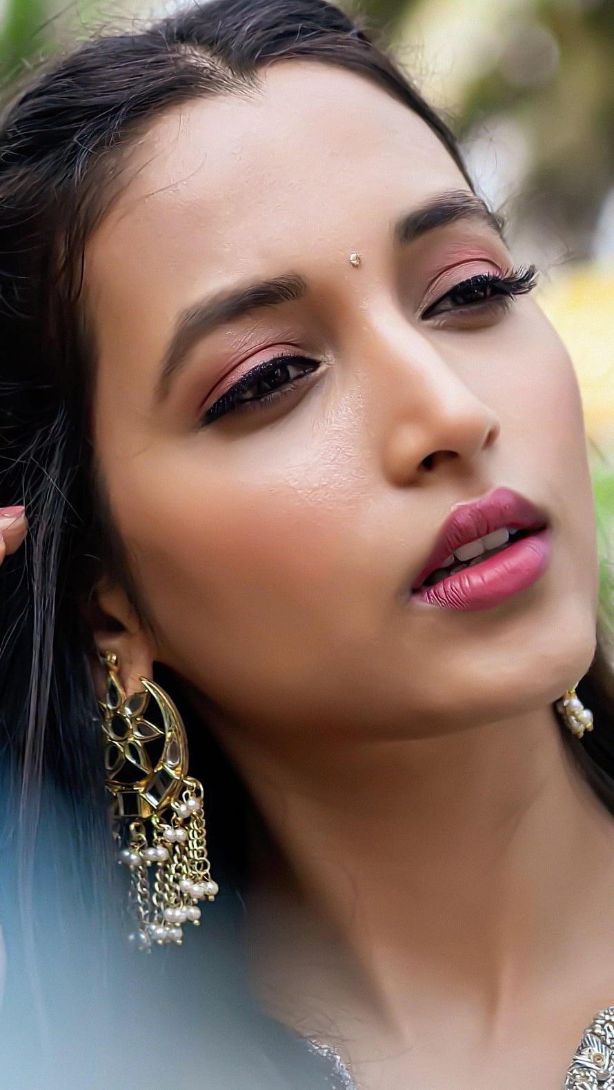 Close-up portrait of a woman with traditional Indian jewelry and elegant makeup, Srinidhi shetty, kannada actress HD phone wallpaper
